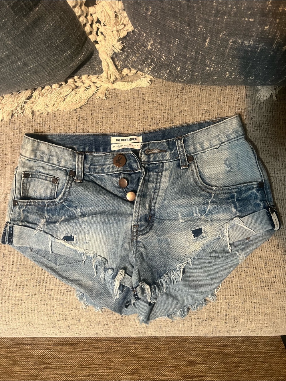 One Teaspoon Bandits Denim Shorts Size 24 Distressed Rolled Cuff Cutoffs